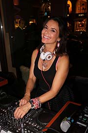 Gitta Saxx legte auf bei der Party zur Wiedereröffnung der Kulisse (©Foto:Martin Schmitz)